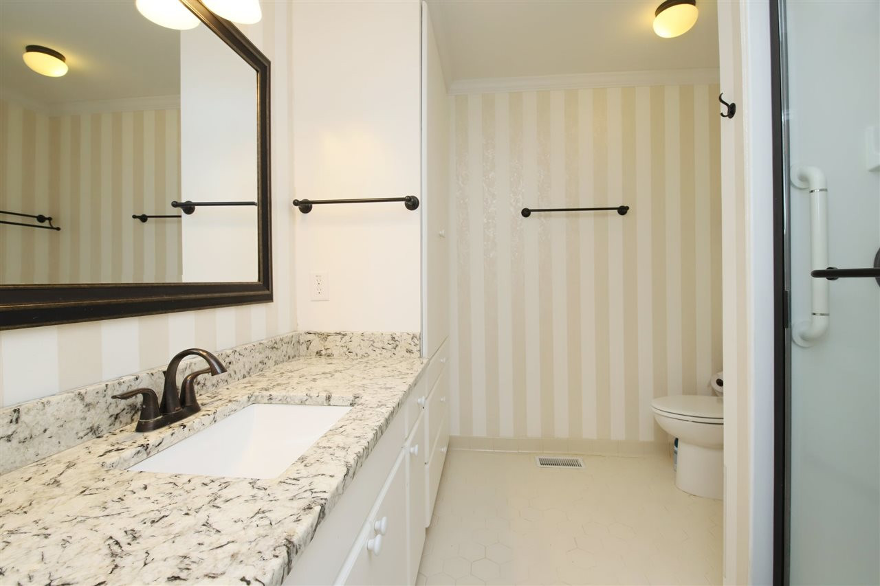 2800 Rue Sans Famille Raleigh, NC 27607 - Photo 18 of 27 Owner's Bathroom