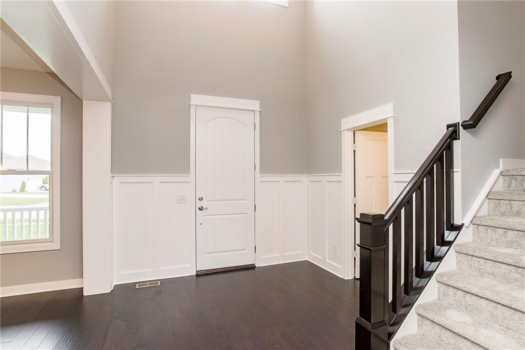 12642 Rhett Street Carmel, IN 46032 - Photo 5 of 33 Gallery Image 5