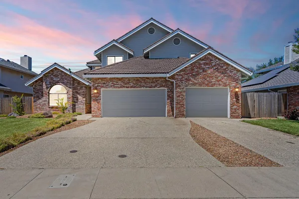 $889,990 | 1331 Manzano Way, Sacramento, CA 95831
