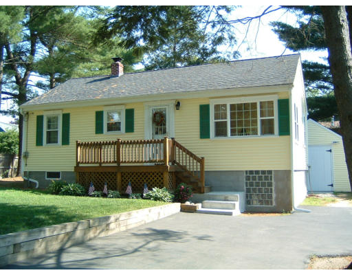 8 South Lakeview Road Norton, MA 02766 - Photo 1 of 17 Gallery Image 1