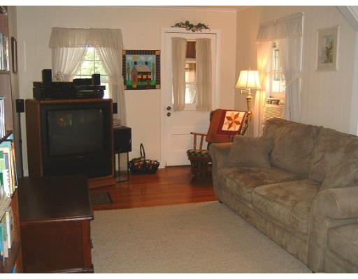 8 South Lakeview Road Norton, MA 02766 - Photo 9 of 17 Gallery Image 9