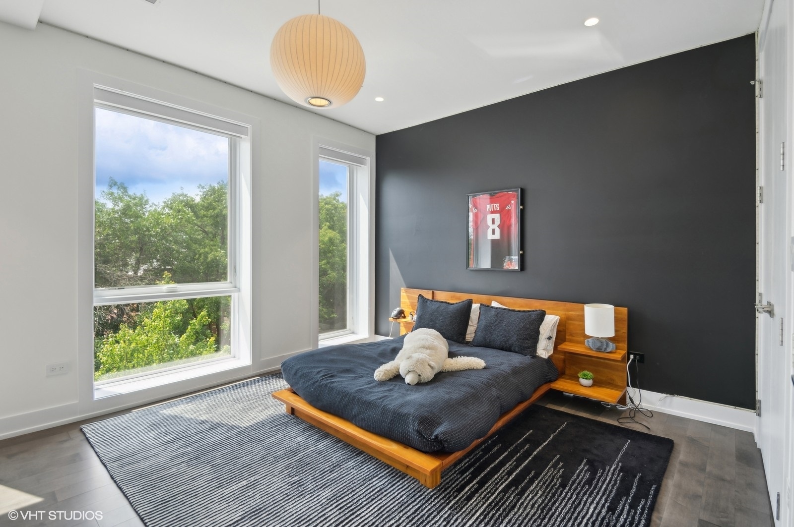 1625 North Burling Street, Unit 401 Chicago, IL 60614 - Photo 22 of 42 a living room with furniture and a window