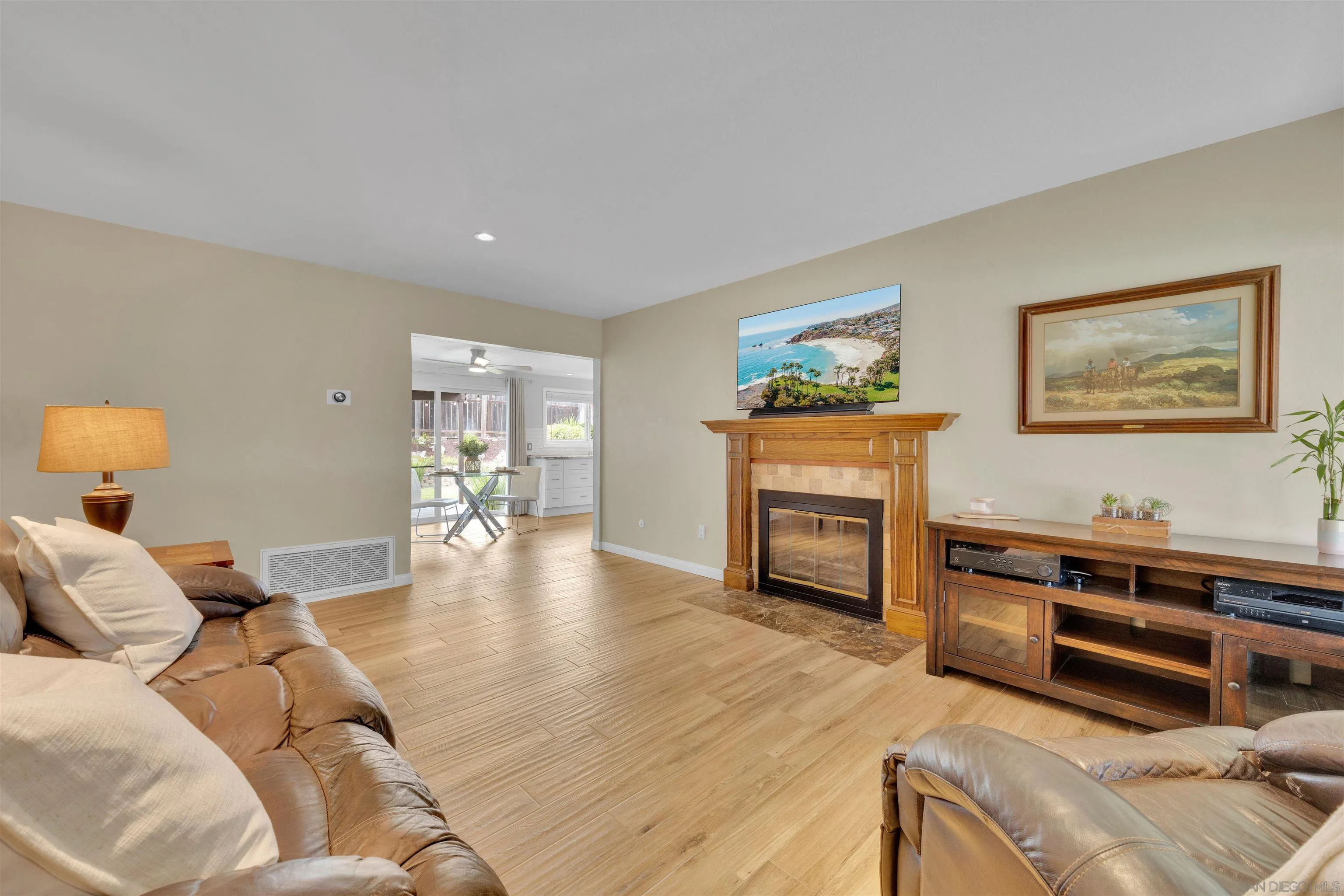13622 Utopia Road Poway, CA 92064 - Photo 8 of 39 Gallery Image 8