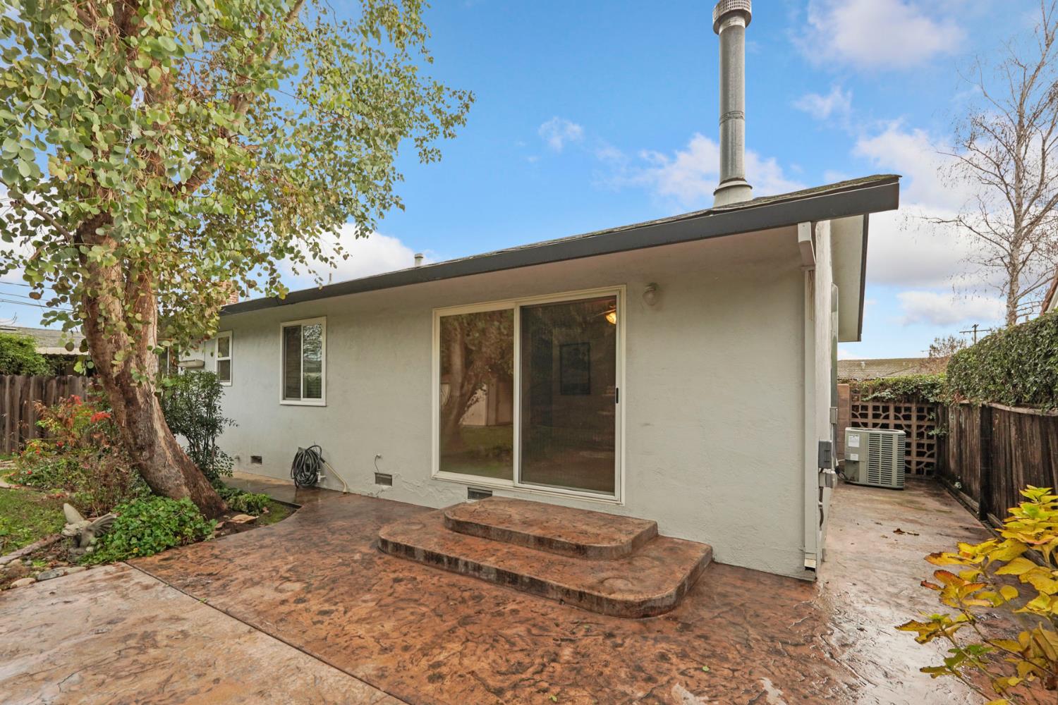 1007 Cardinal Street Lodi, CA 95240 - Photo 25 of 31 a house view with a backyard space