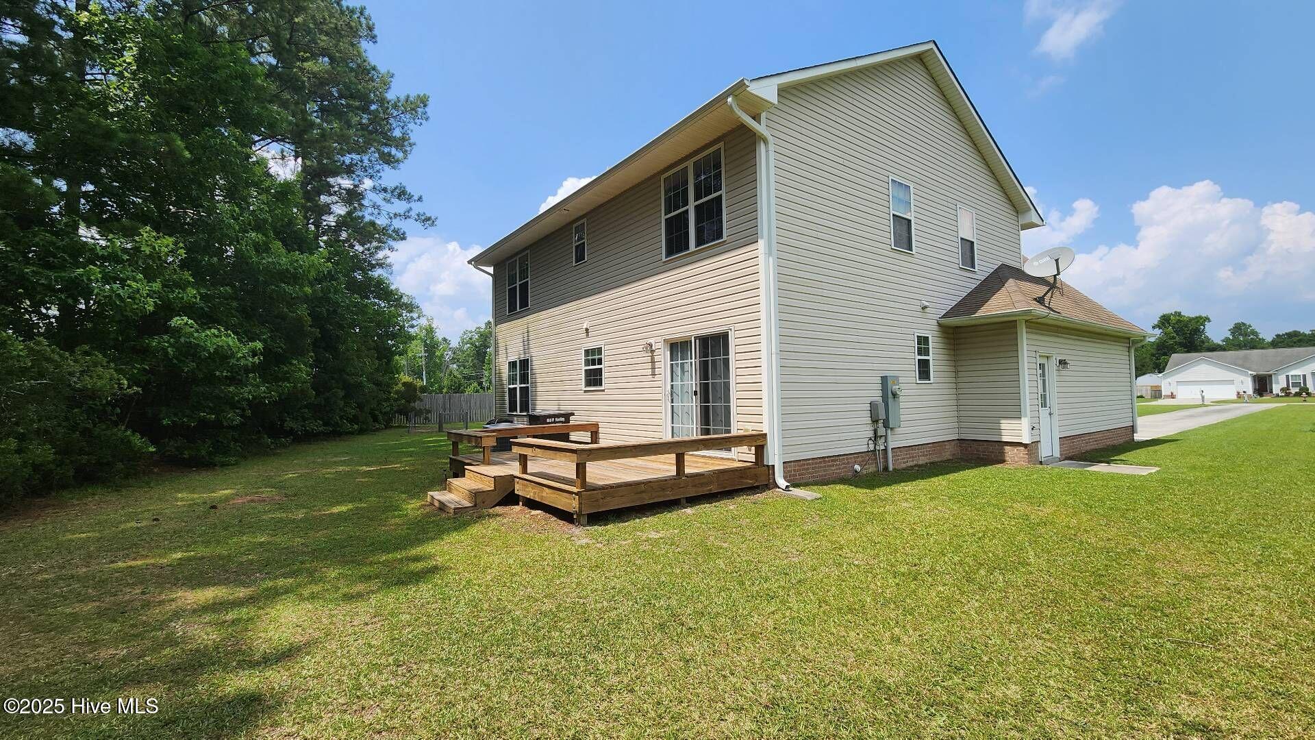 121 Mandy Lane Hubert, NC 28539 - Photo 4 of 39 1688071785066.JPEG