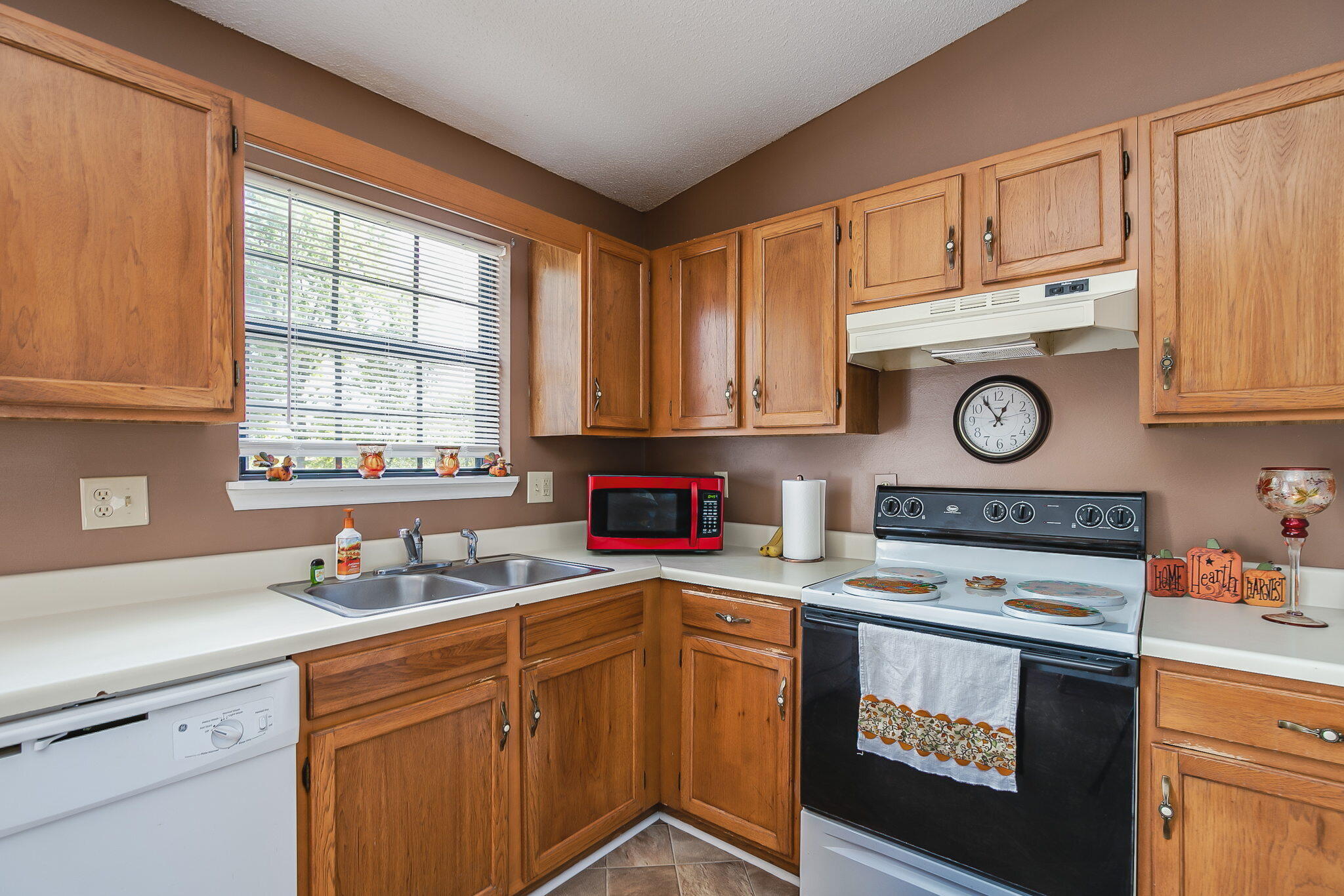 550 Oak Grove Road Gray, TN 37615 - Photo 12 of 32 12-web-or-mls-Oak Grove-12