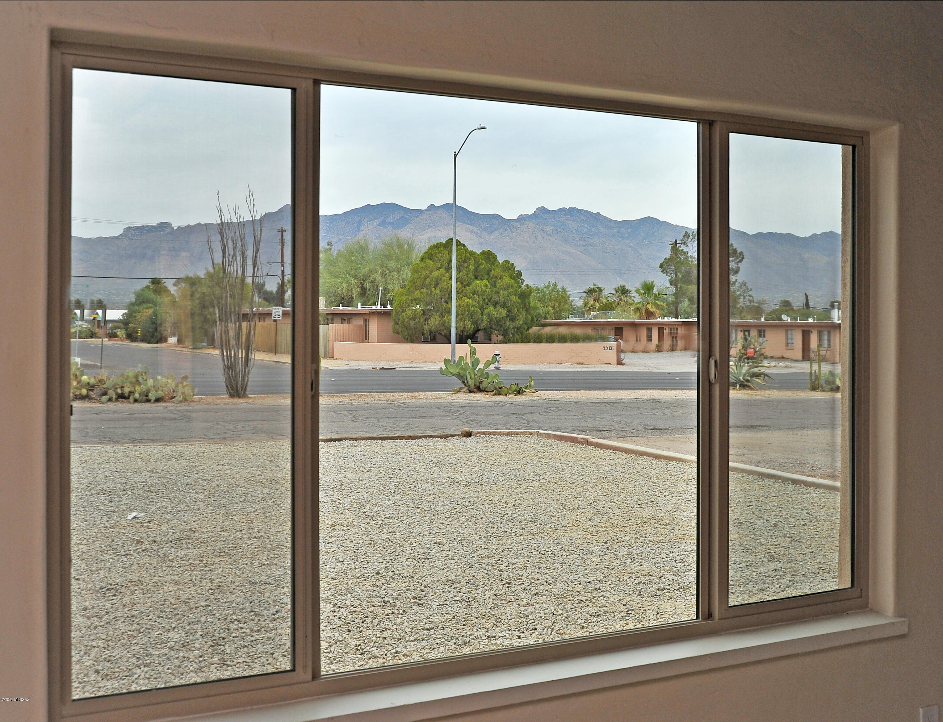 2158 East Grant Road Tucson, AZ 85719 - Photo 5 of 31