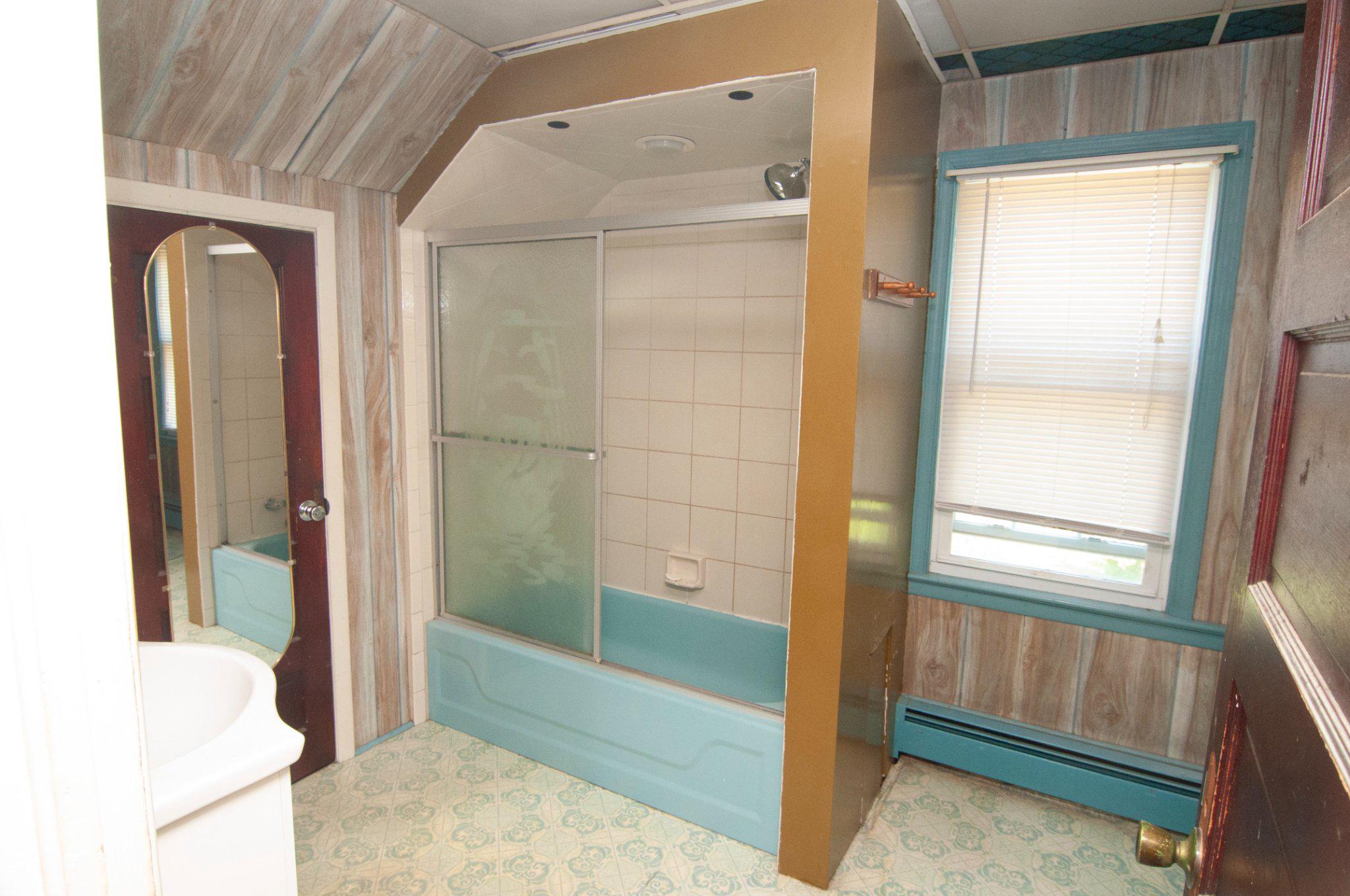 1940 South Main Road Vineland, NJ 08360 - Photo 24 of 36 Upstairs Full bath