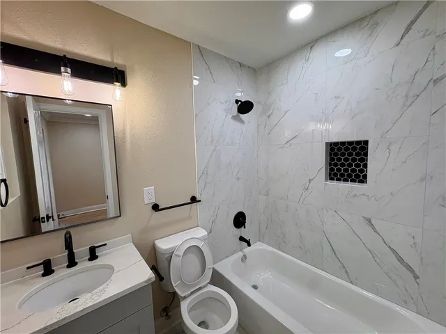 $234,000 | 660 Grovewood Drive, Gretna, LA 70056