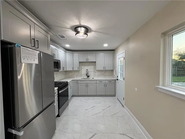 $234,000 | 660 Grovewood Drive, Gretna, LA 70056