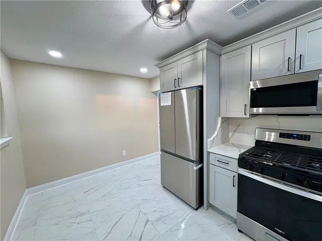 $234,000 | 660 Grovewood Drive, Gretna, LA 70056