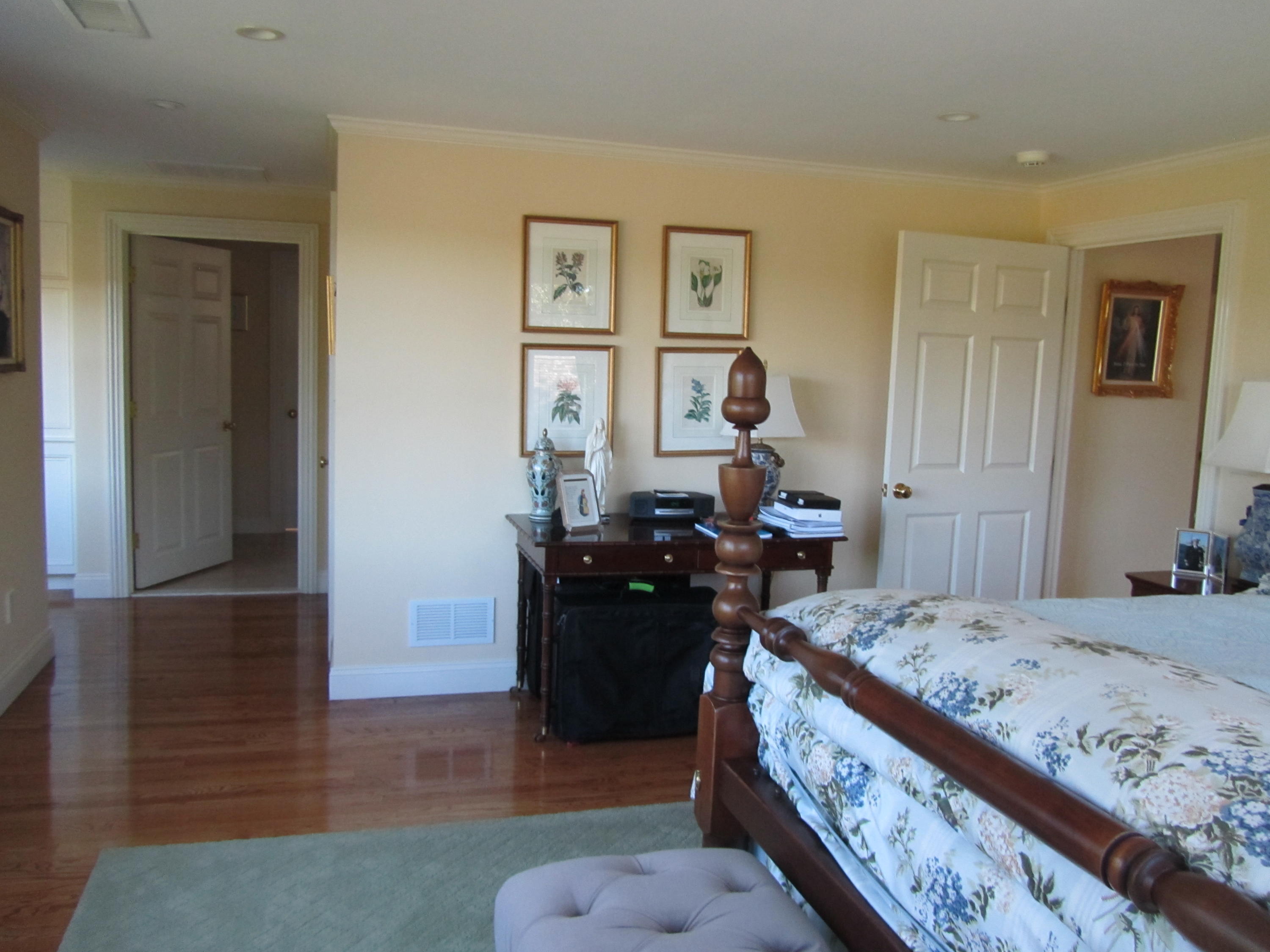 130 Main Street Osterville, MA 02655 - Photo 26 of 34 a living room with furniture