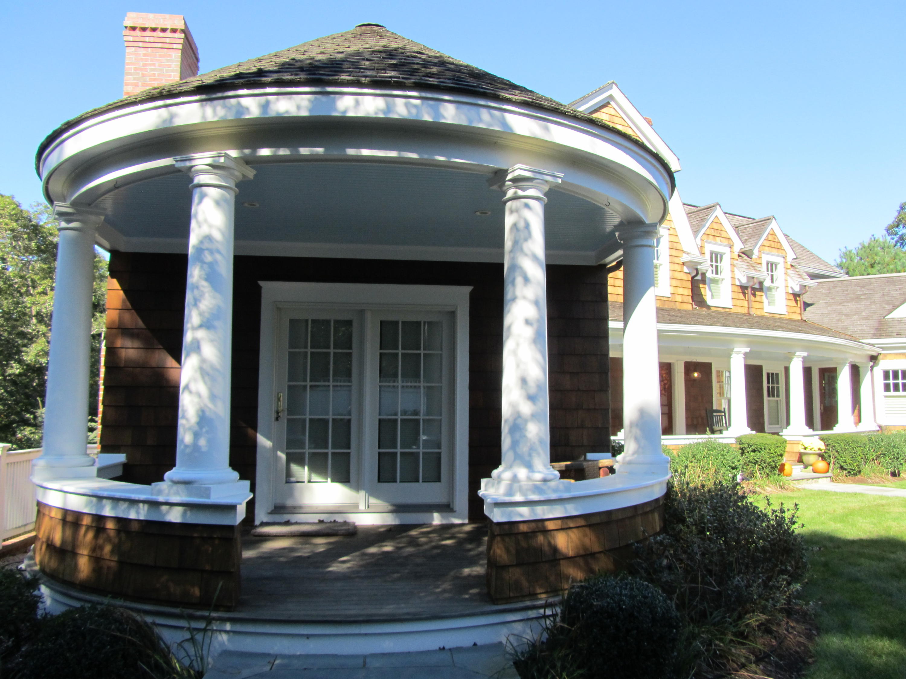 130 Main Street Osterville, MA 02655 - Photo 6 of 34 a front view of a house