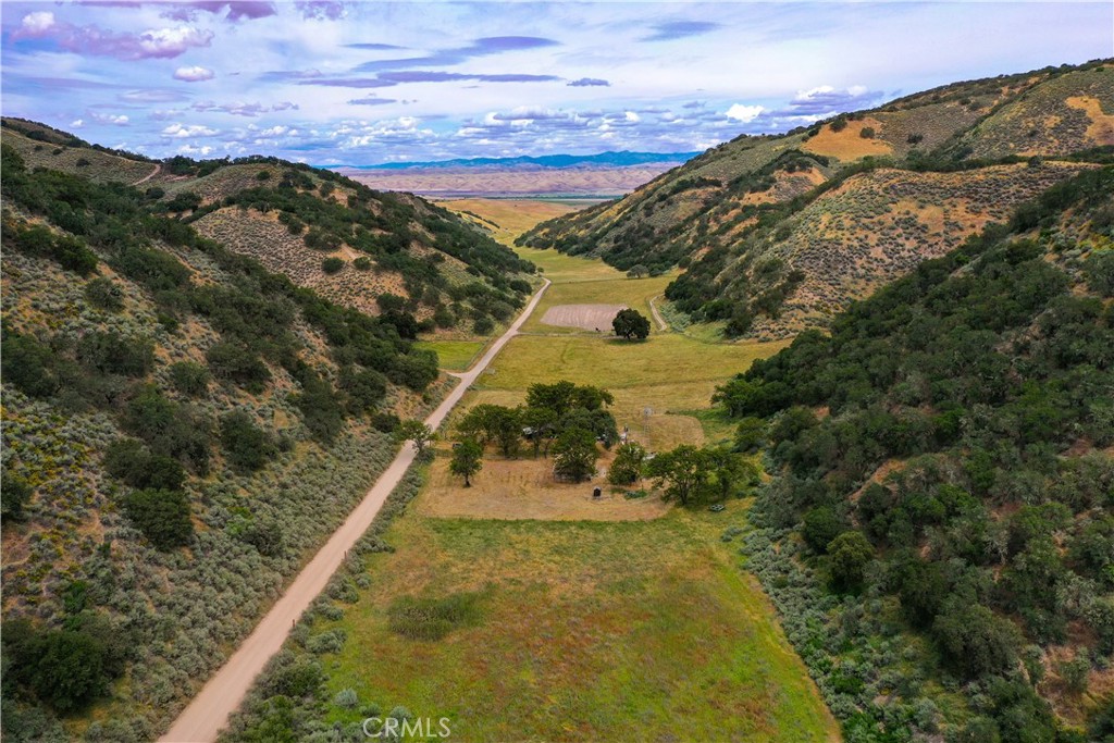 124 Lockwood San Ardo Road San Ardo, CA 93450 - Photo 7 of 13 a view of a yard