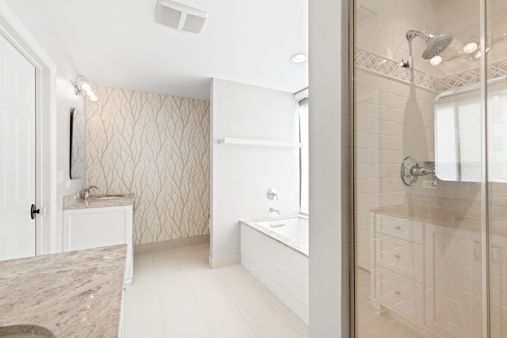 1409 Burr Oak Road, Unit 315A Hinsdale, IL 60521 - Photo 16 of 20 a bathroom with a tub shower and sink