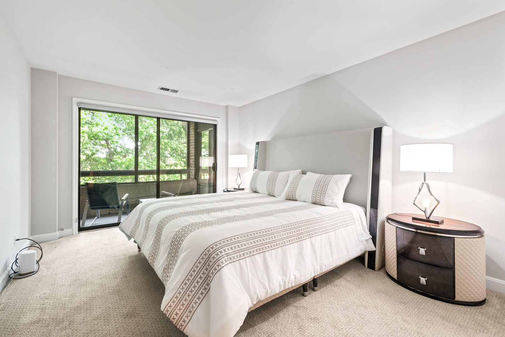 1409 Burr Oak Road, Unit 315A Hinsdale, IL 60521 - Photo 18 of 20 a bedroom with a bed and a window