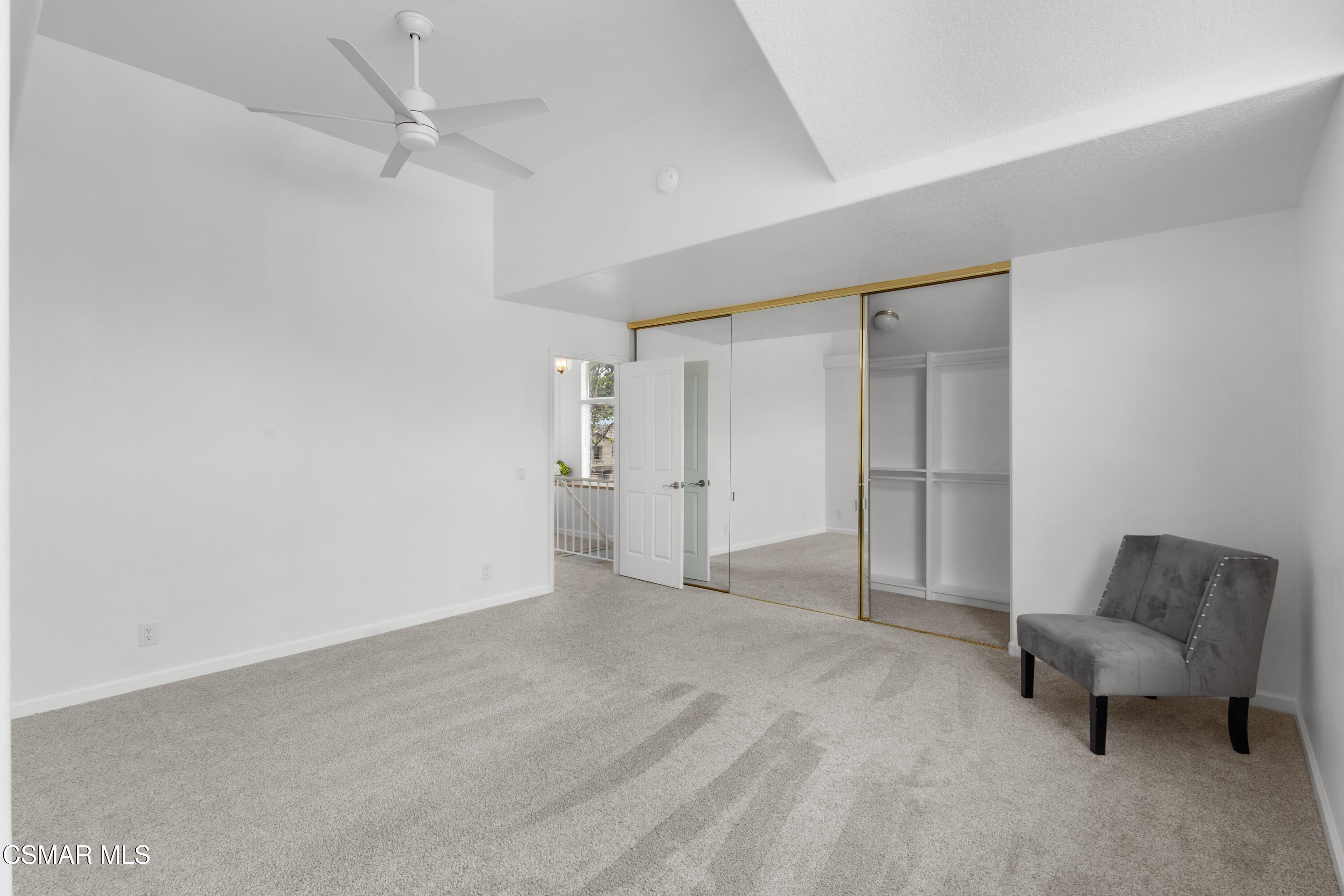 489 4th Place Port Hueneme, CA 93041 - Photo 21 of 34 an empty room with a cabinet and mirrors
