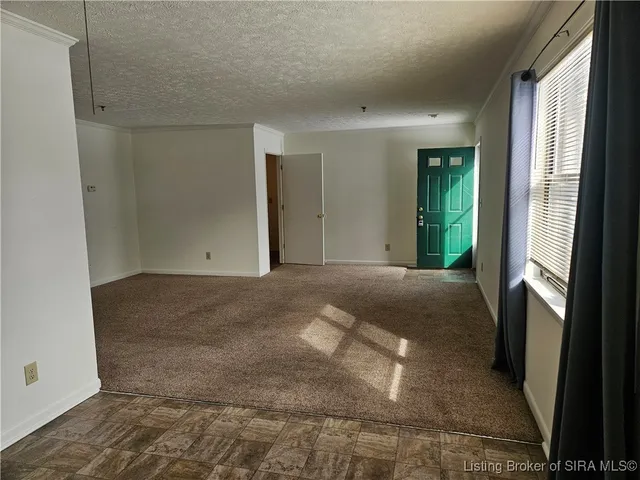 $995 | 1433 East 9th Street, Jeffersonville, IN 47130