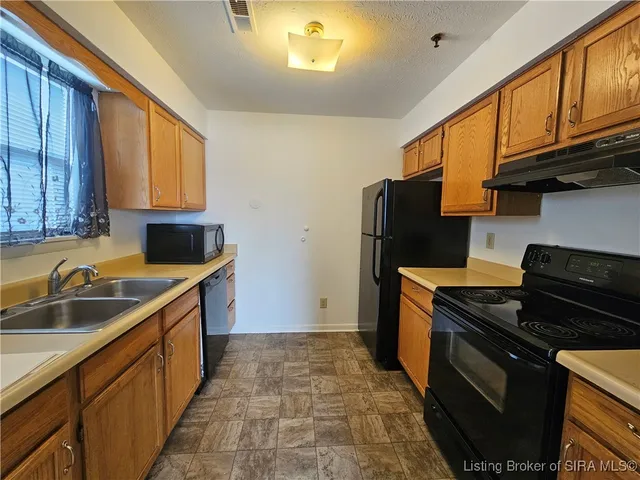 $995 | 1433 East 9th Street, Jeffersonville, IN 47130