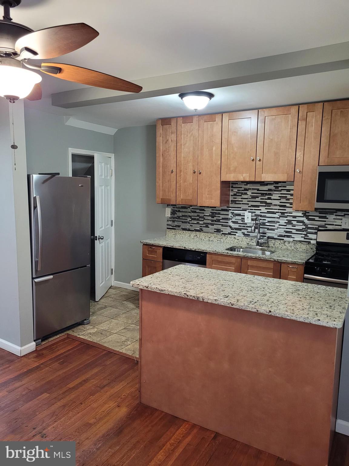 7564 Westfield Road Baltimore, MD 21222 - Photo 3 of 12 STAINLESS STEEL APPLAINCES, & GARBAGE DISPOSAL