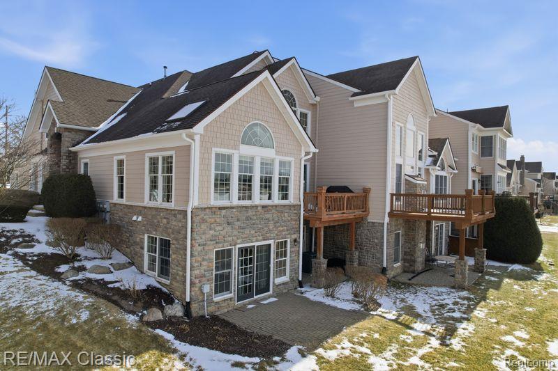 24803 Reeds Pointe Drive Novi, MI 48374 - Photo 3 of 53
