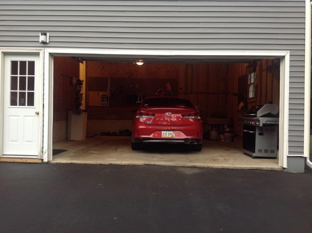 1 car garage with direct entry to...