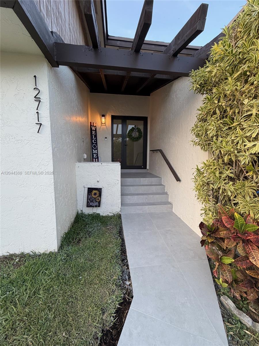 12717 Southwest 66th Terrace Miami, FL 33183 - Photo 4 of 40
