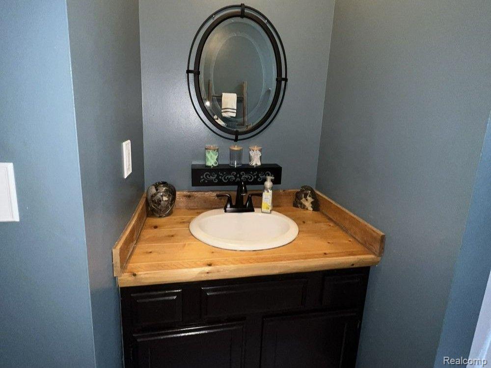 2323 Pleasant Ridge Howell, MI 48843 - Photo 19 of 40 Gallery Image 19