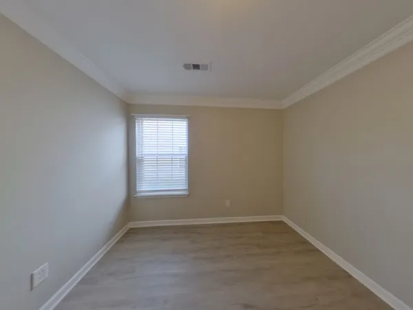 a view of empty room with window