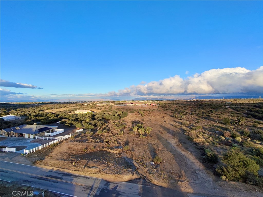 6155 Coleridge Road Hesperia, CA 92344 - Photo 3 of 4 a view of a city