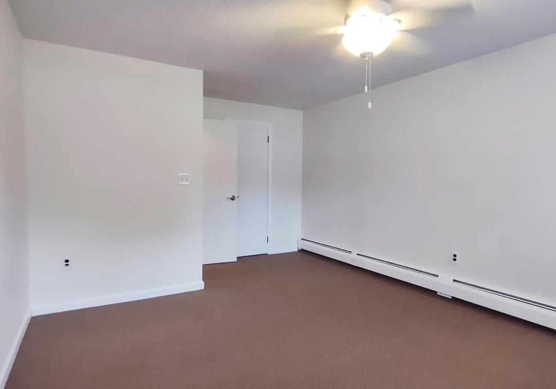 36 L English Village Road, Unit 101 Manchester, NH 03102 - Photo 12 of 15 Gallery Image 12