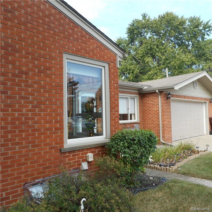 36790 Greenbush Road Wayne, MI 48184 - Photo 54 of 56 DSCN9988.JPG
