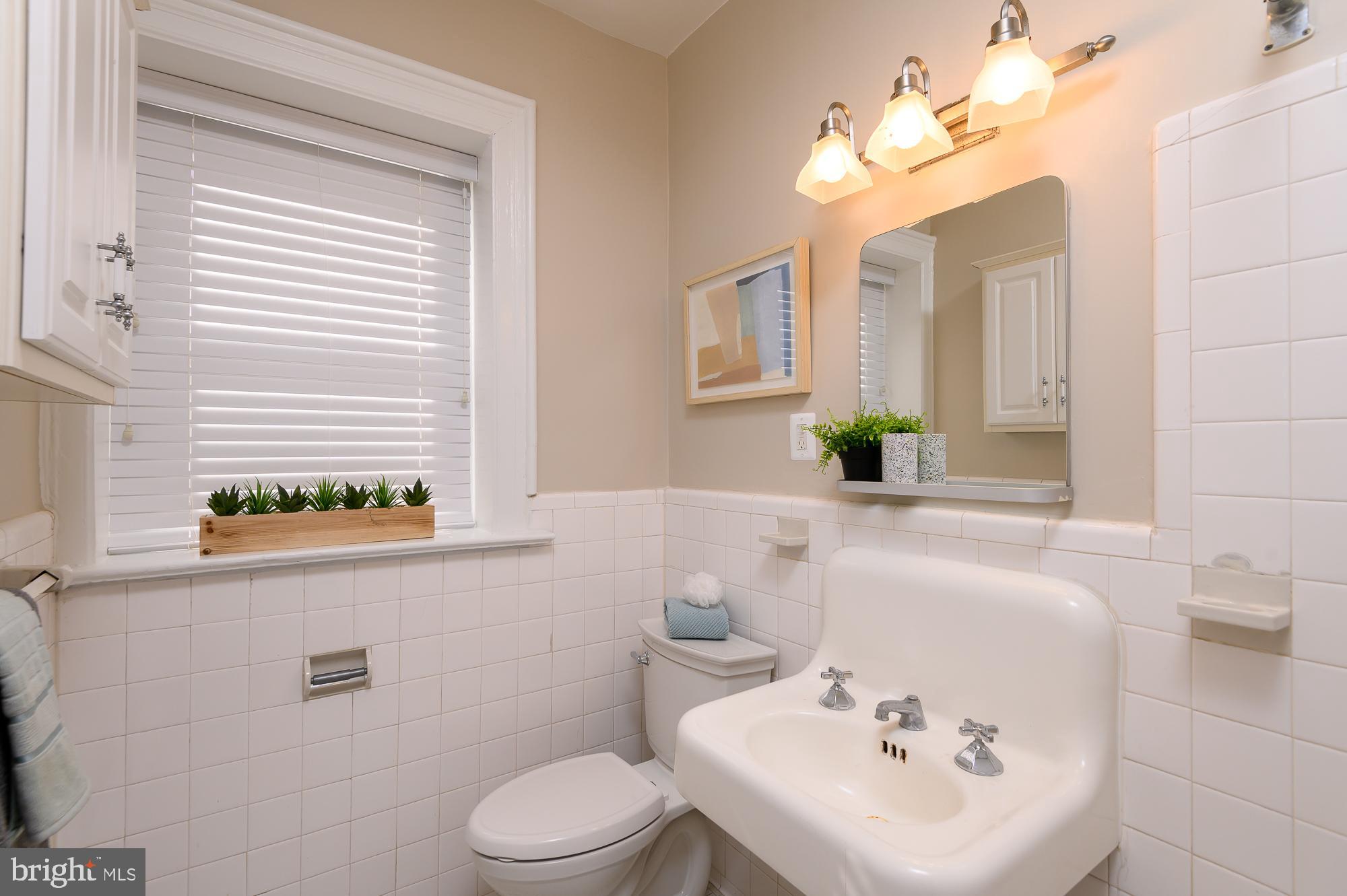 2022 Columbia Road Northwest, Unit 309 Washington, DC 20009 - Photo 15 of 19