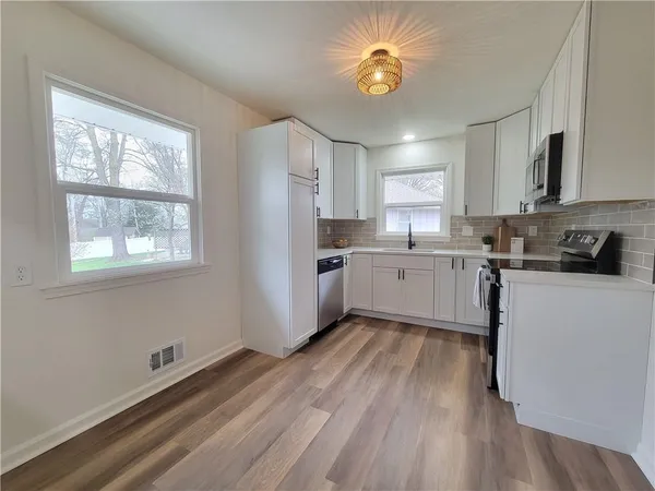 $300,000 | 10413 East 65th Street, Raytown, MO 64133