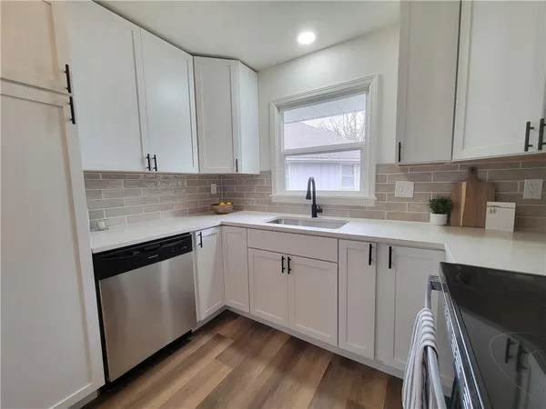 $300,000 | 10413 East 65th Street, Raytown, MO 64133