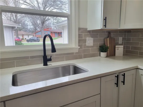 $300,000 | 10413 East 65th Street, Raytown, MO 64133