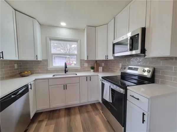 $300,000 | 10413 East 65th Street, Raytown, MO 64133