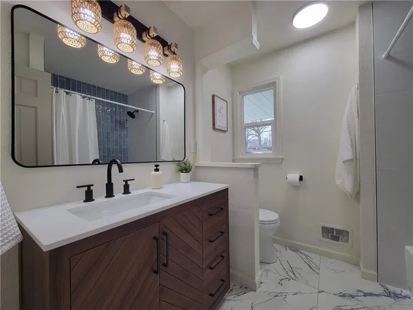 $300,000 | 10413 East 65th Street, Raytown, MO 64133