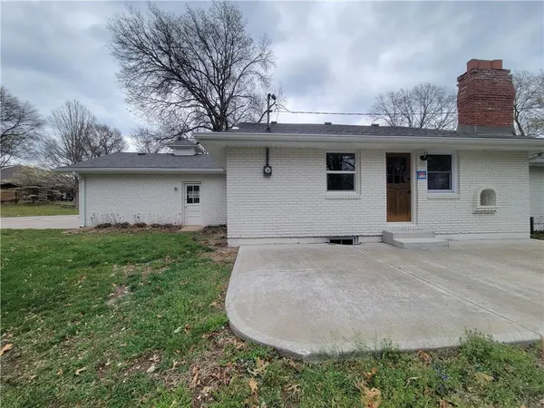 $300,000 | 10413 East 65th Street, Raytown, MO 64133