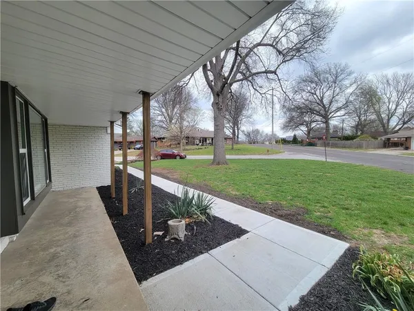 $300,000 | 10413 East 65th Street, Raytown, MO 64133