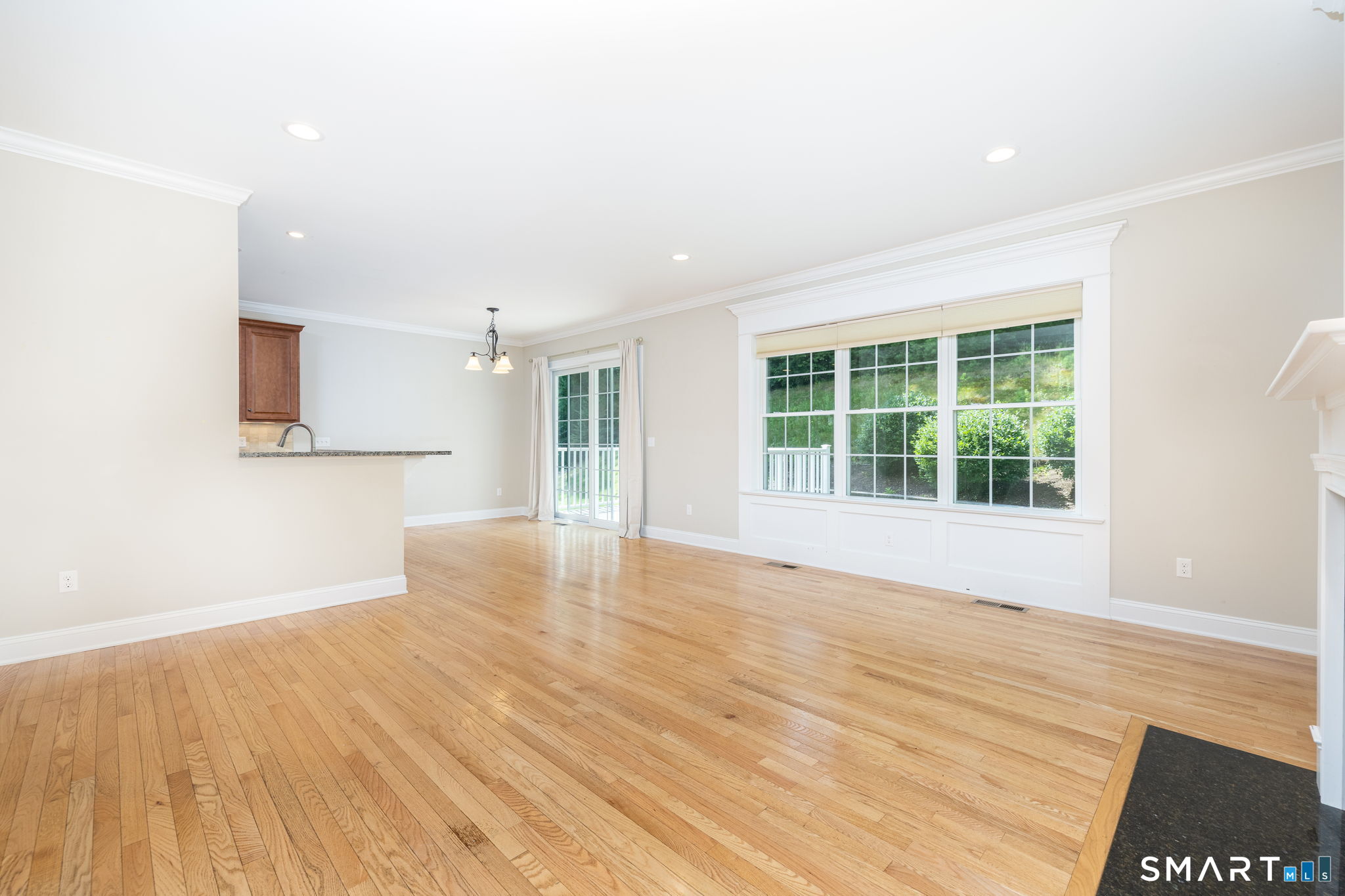 16 Carson Way Simsbury, CT 06070 - Photo 5 of 40