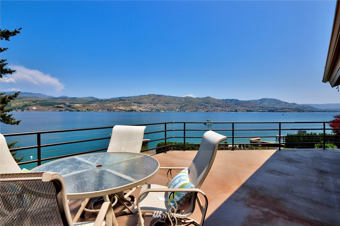 502 South Lakeshore Road Chelan, WA 98816 - Photo 11 of 25 Gallery Image 11