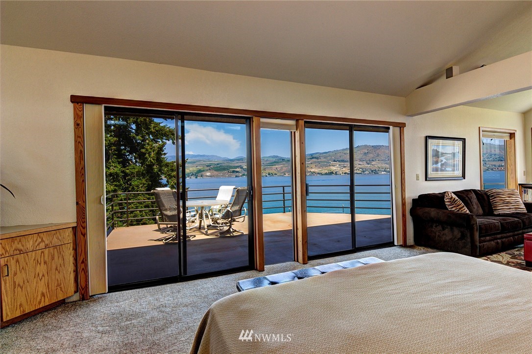 502 South Lakeshore Road Chelan, WA 98816 - Photo 16 of 25 Gallery Image 16