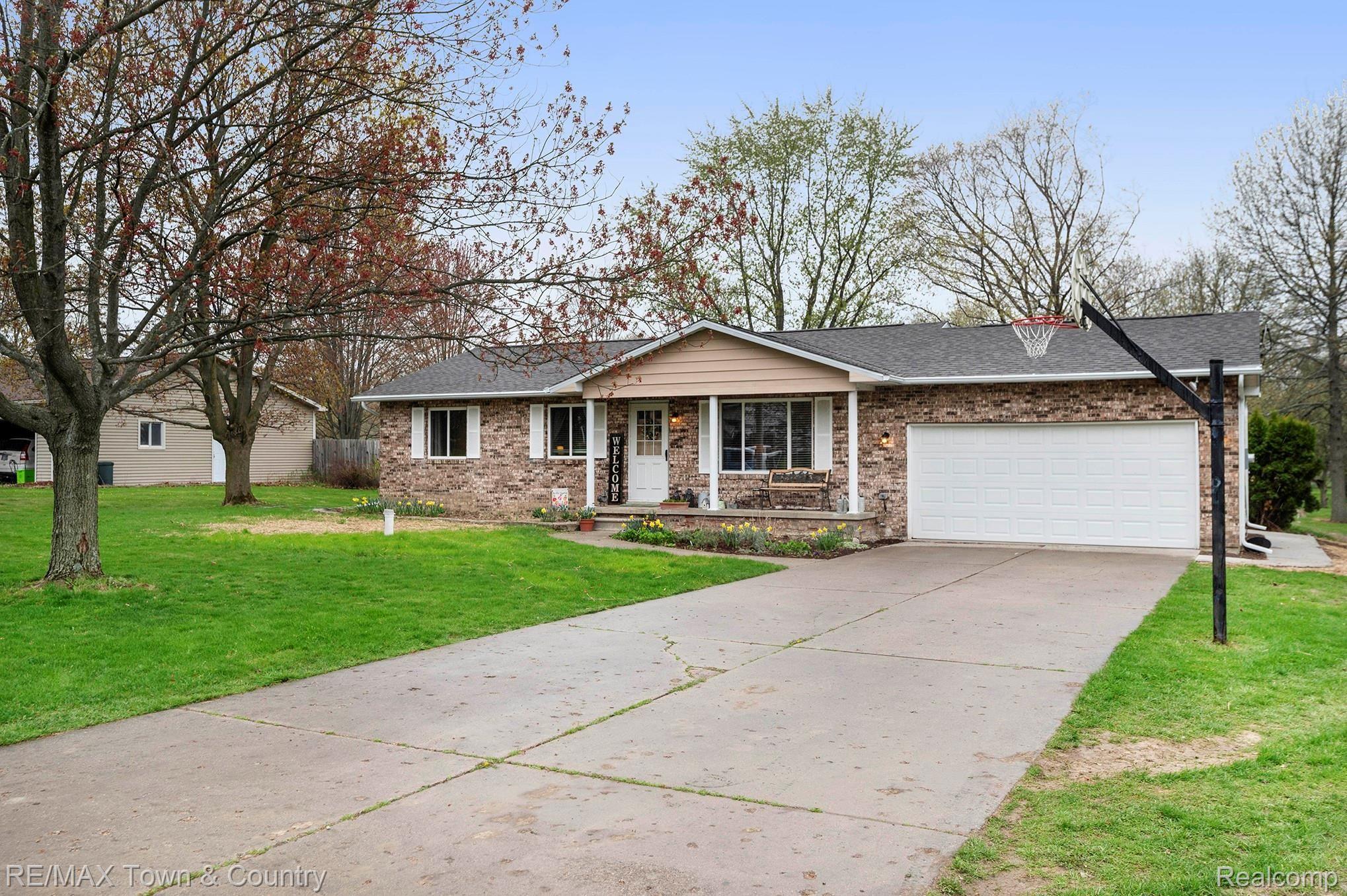 7040 Riegler Street Grand Blanc, MI 48439 - Photo 2 of 25 19.jpg