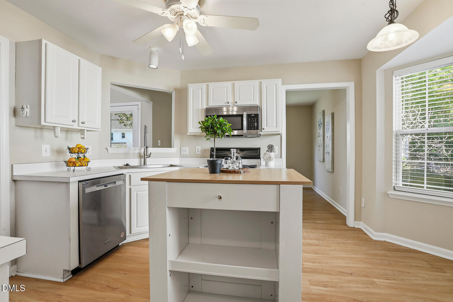 1220 Stoneferry Lane Raleigh, NC 27606 - Photo 10 of 40 1220 Stoneferry Ln Raleigh NC-large-015-