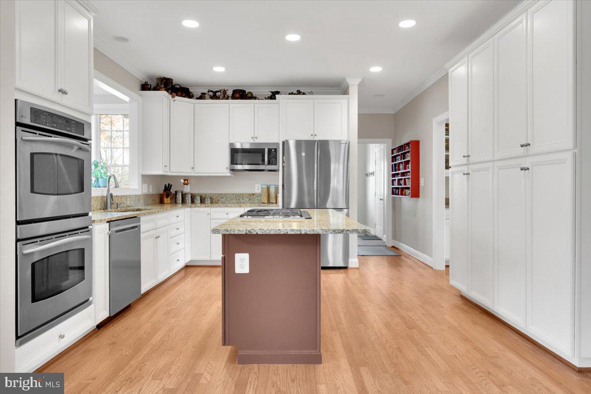 16886 Ivandale Road Hamilton, VA 20158 - Photo 13 of 68 Kitchen