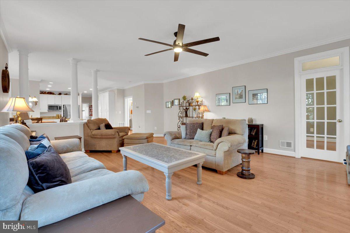 16886 Ivandale Road Hamilton, VA 20158 - Photo 23 of 68 Family Room