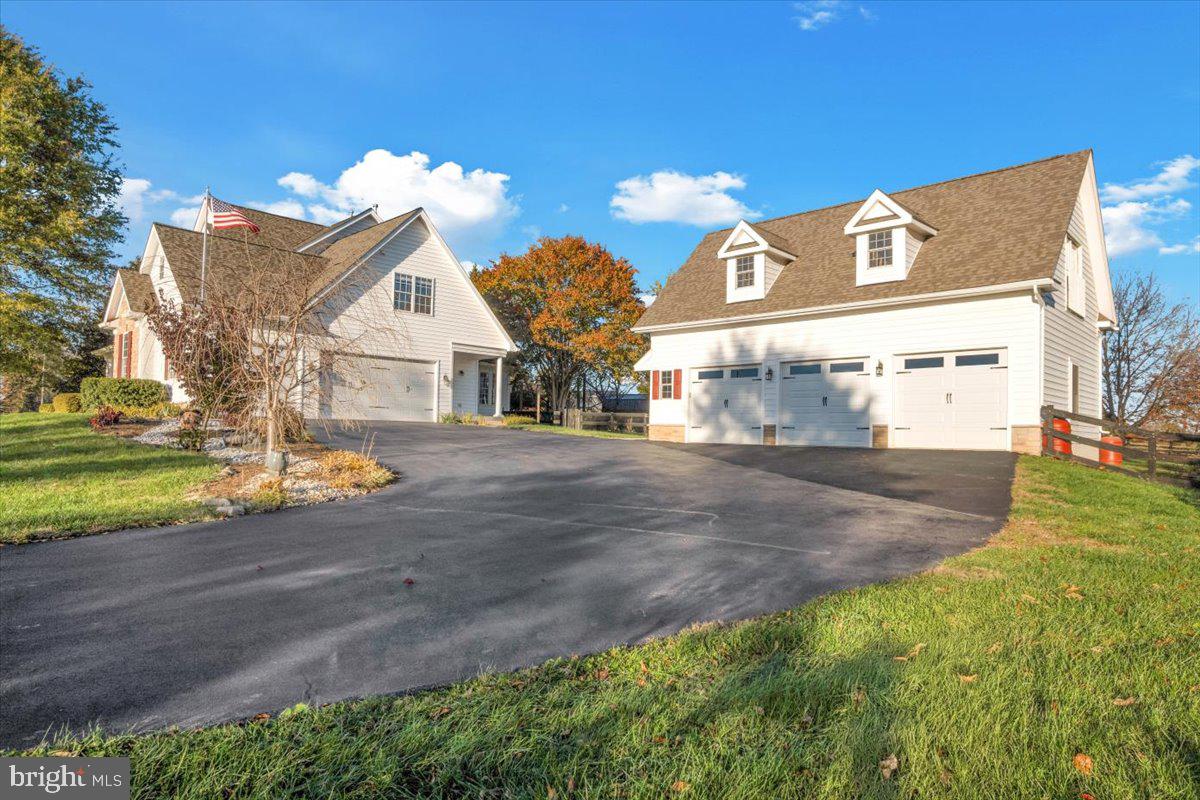 Driveway & 6-Car Garage