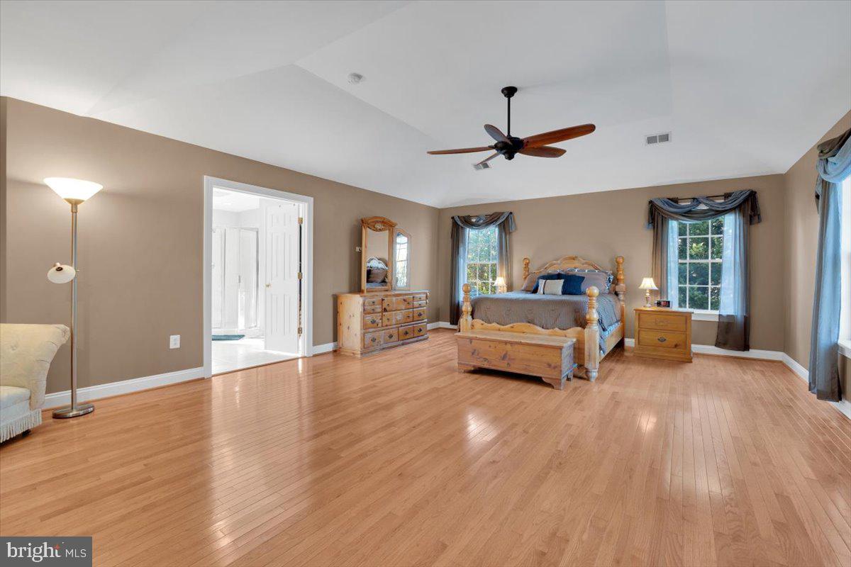 16886 Ivandale Road Hamilton, VA 20158 - Photo 31 of 68 Primary Bedroom