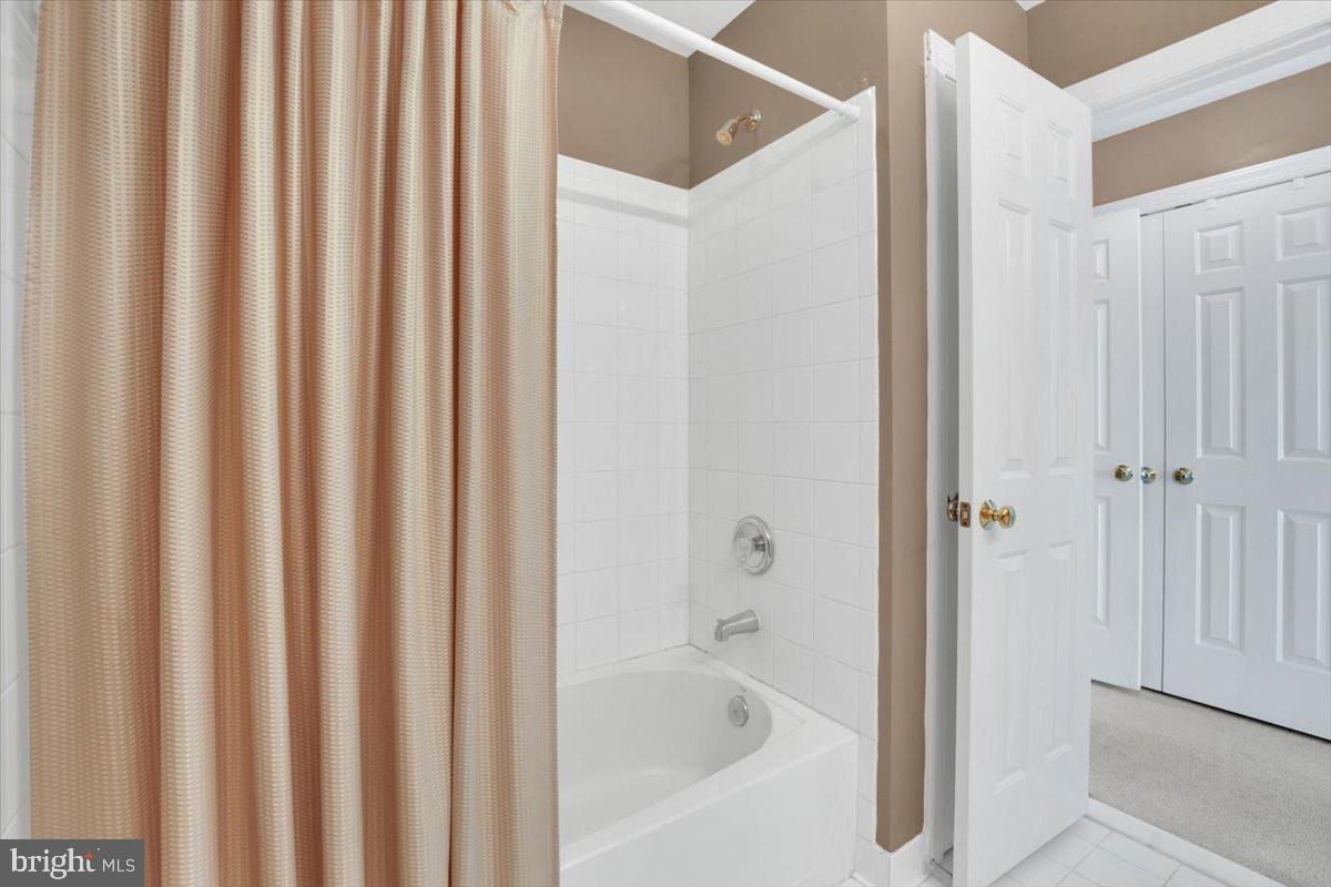 16886 Ivandale Road Hamilton, VA 20158 - Photo 43 of 68 En-Suite Bath